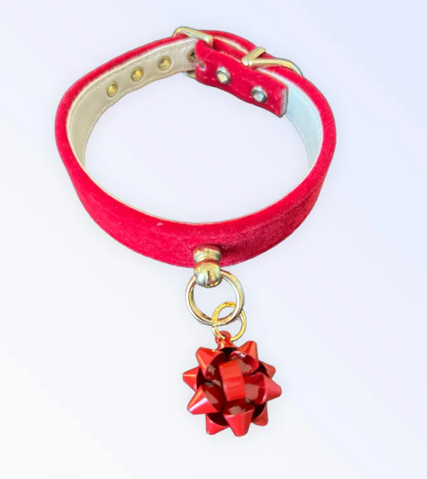 Velvet Gift Wrap Bow Collar